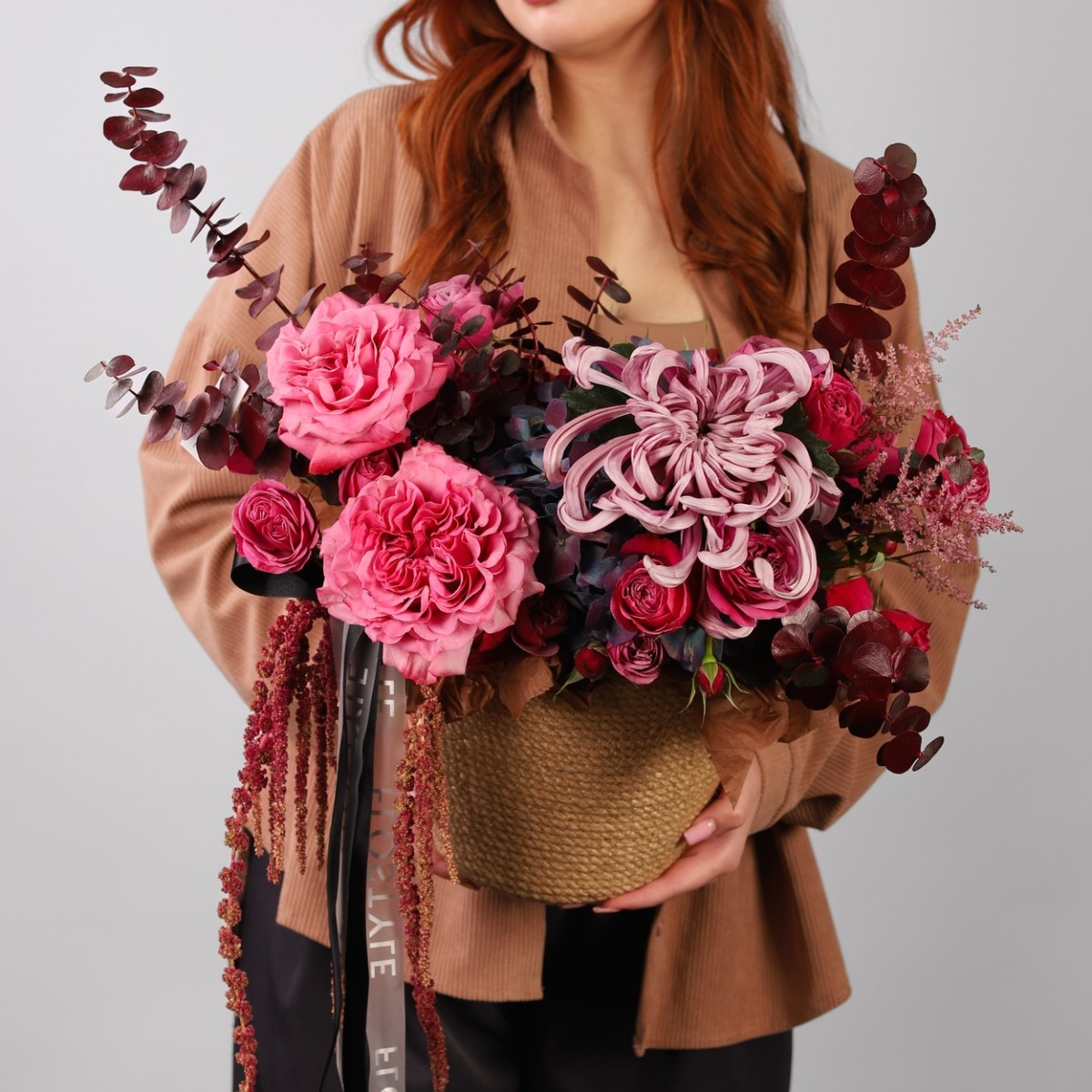 osennij buket cvetov v korzine 1